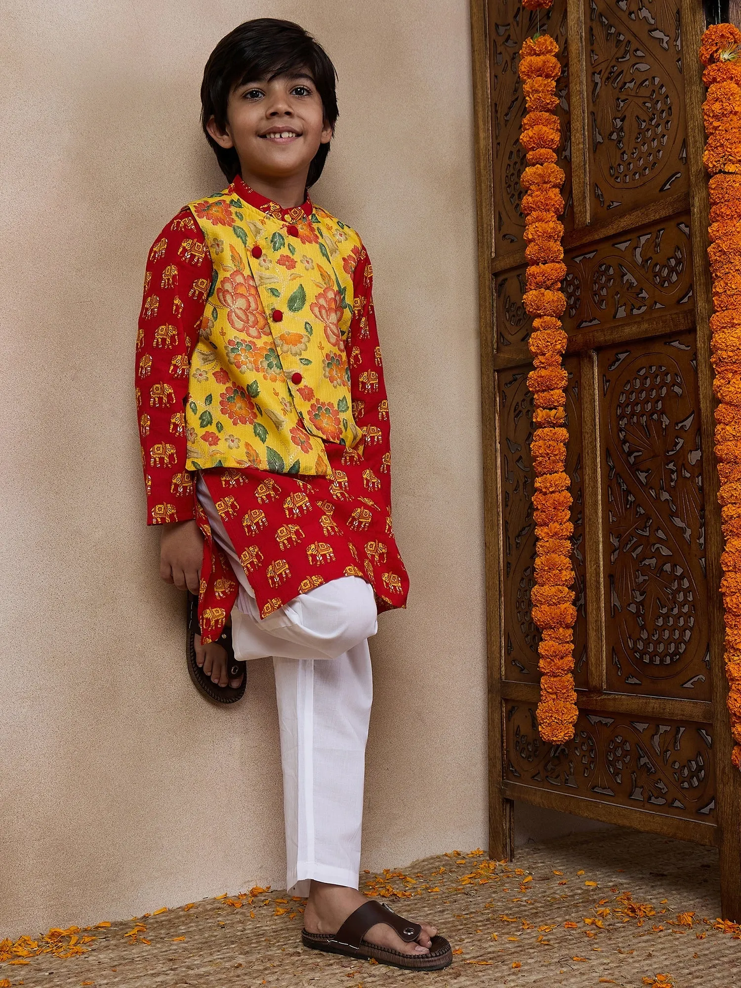 Boys Mandarin Collar Animal Printed Regular Kurta With Pyjamas