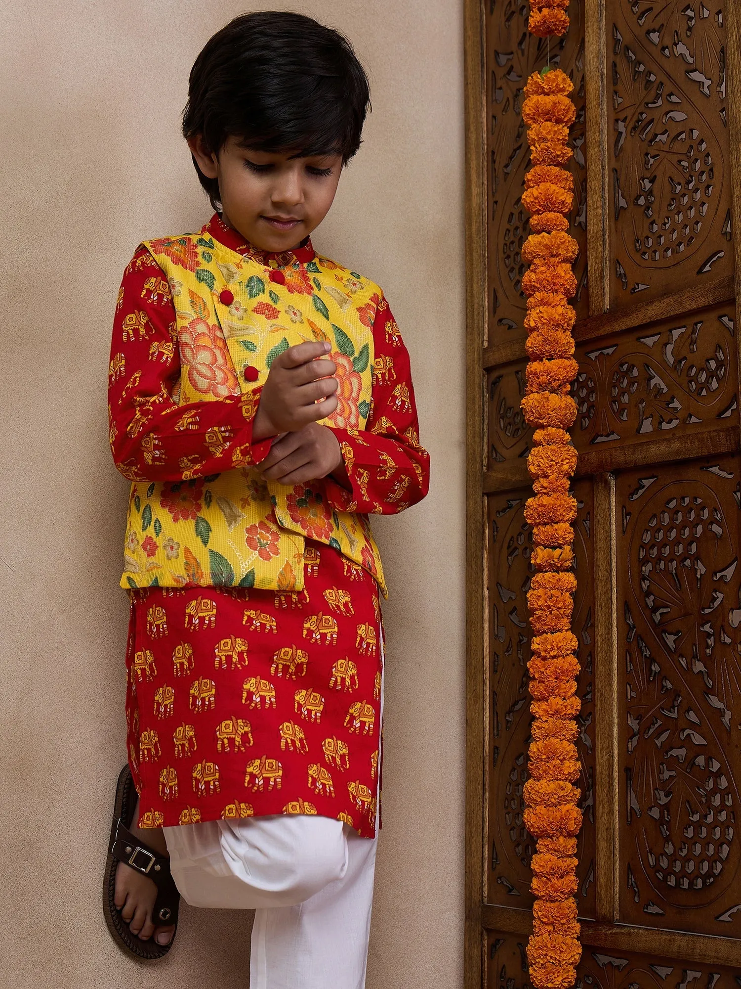 Boys Mandarin Collar Animal Printed Regular Kurta With Pyjamas