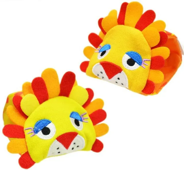 New A Pair Baby Infant Toy Soft Handbells Hand Wrist Strap Rattles/Animal Socks Foot Finders Stuffed Toys Christmas Gift